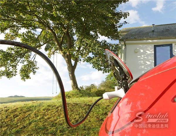 統(tǒng)一擴大新能源車產(chǎn)品供應(yīng) 推出油/電全兼容制動液