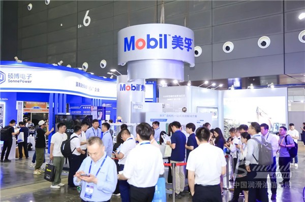 2025 長沙展第二天，潤滑油品牌如何憑 “智” 與 “綠”，擊穿工程機械核心需求？
