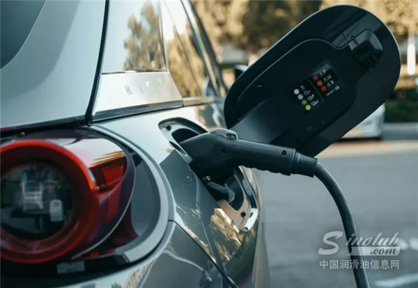 高盛調(diào)整電動(dòng)汽車市場(chǎng)預(yù)測(cè)，混合動(dòng)力車將增長(zhǎng)
