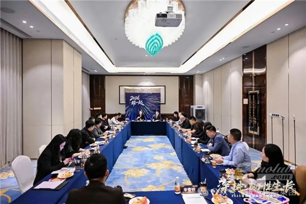 9052fee0-a9ae-4abd-bc98-677e88c9af51.jpg
