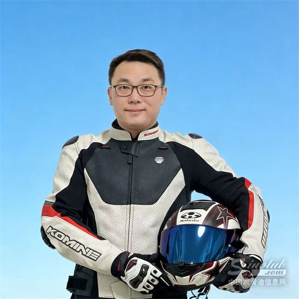 張雪機(jī)車雙冠刷屏后，摩托車機(jī)油這一步很多人還在踩坑