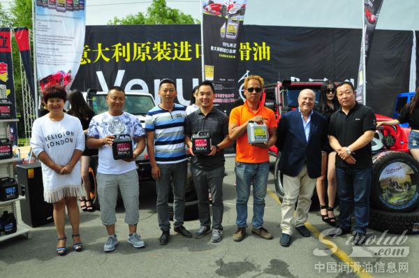 浩瀚沙漠 激情越野 威尼升助力新疆馬幫年會(huì)