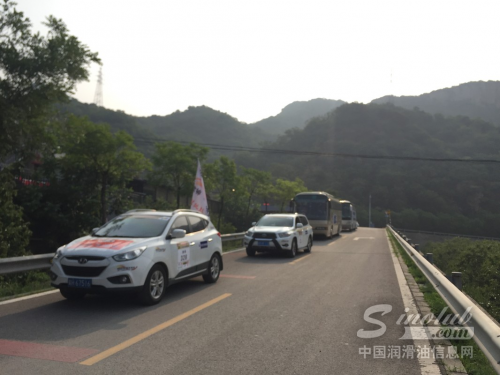 歐神潤滑油賽車隊助威團完美綻放2