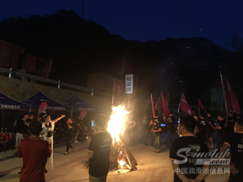 歐神潤滑油賽車隊助威團完美綻放8
