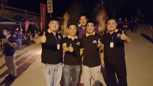 歐神潤滑油賽車隊助威團完美綻放10
