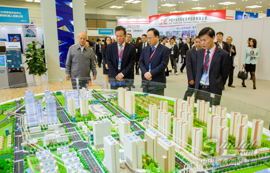 嘉賓巡場3.png