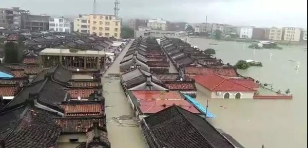 “大愛無疆情系潮汕”救災(zāi)復(fù)產(chǎn)公益中國(guó)潤(rùn)滑油信息網(wǎng)在行動(dòng)