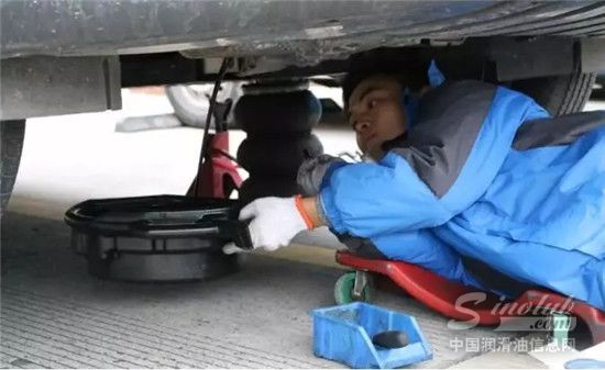 機(jī)油沒(méi)放干凈會(huì)損傷發(fā)動(dòng)機(jī)嗎