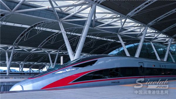 昆侖潤滑高鐵動車組齒輪箱潤滑油成功應用于
