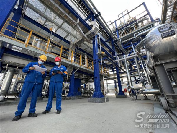 克石化建成全國最大高檔白油生產(chǎn)基地