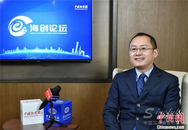 道達(dá)爾新能源亞洲研發(fā)副總裁、中國(guó)歐盟商會(huì)能源工作組主席徐忠華在接受采訪。李霈韻 攝