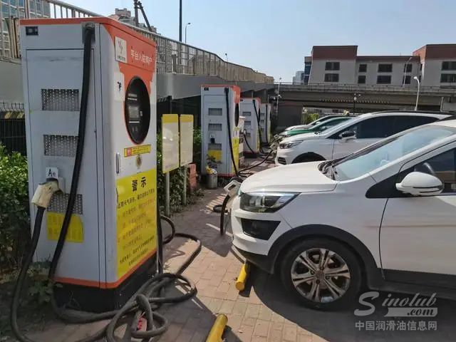 新能源汽車(chē)也&ldquo;怕冷&rdquo;，續(xù)航里程面臨過(guò)冬考
