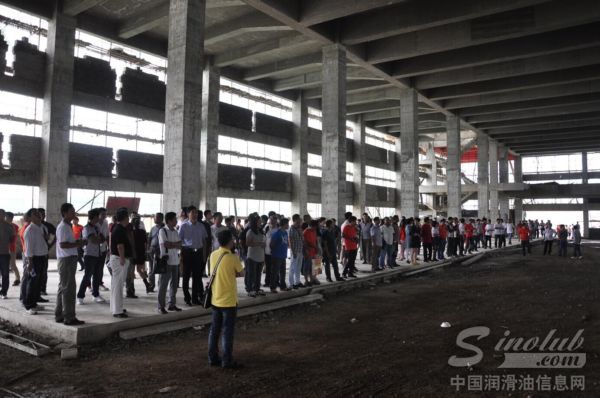 客戶參觀建設(shè)中的龍蟠南京溧水工廠